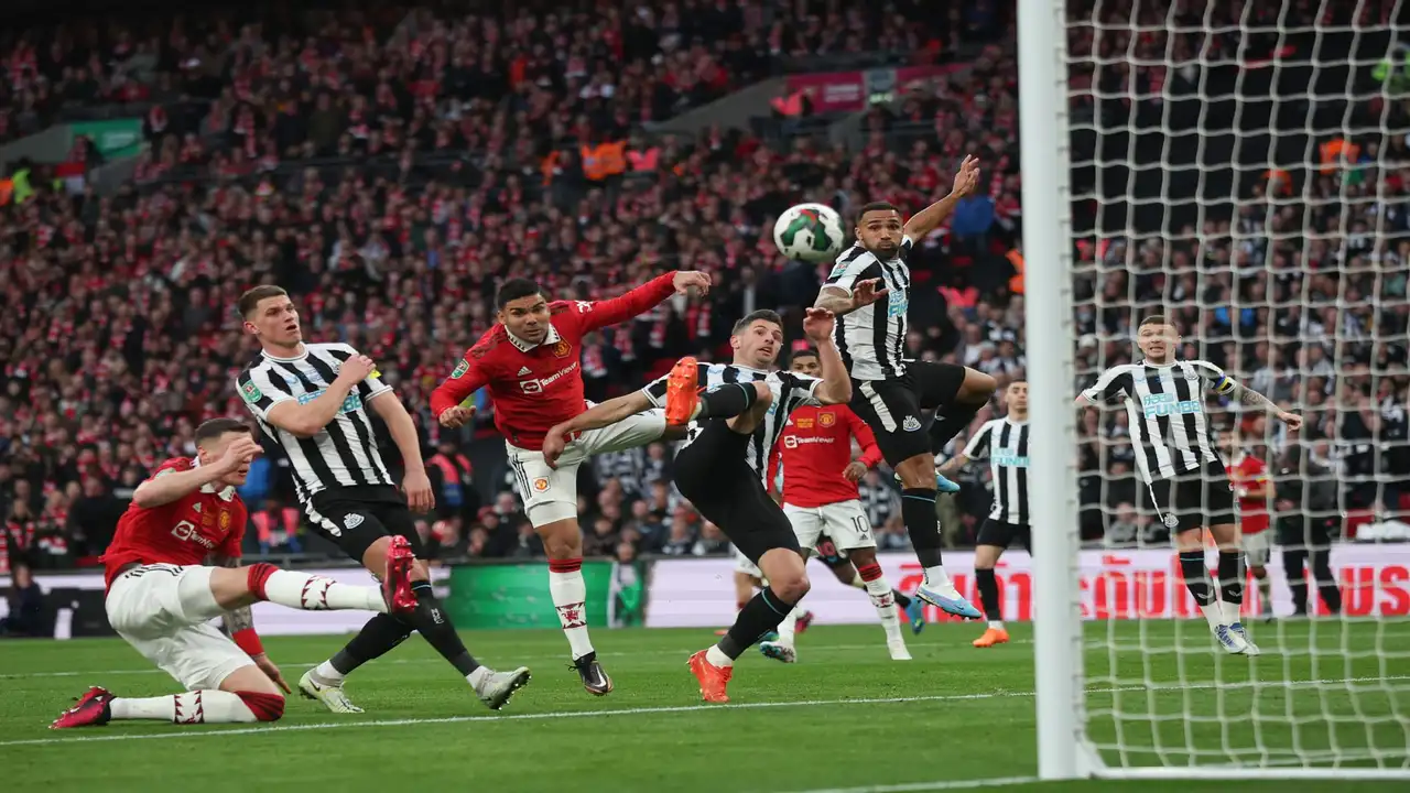 توقيت مواجهة مانشستر يونايتد ضد نيوكاسل المرتقبة في الدوري الإنجليزي اليوم